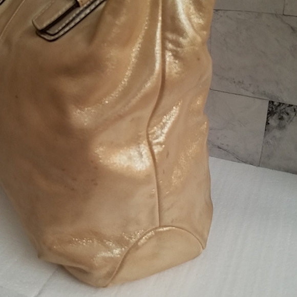 Gold Coach handbag - Picture 4 of 9